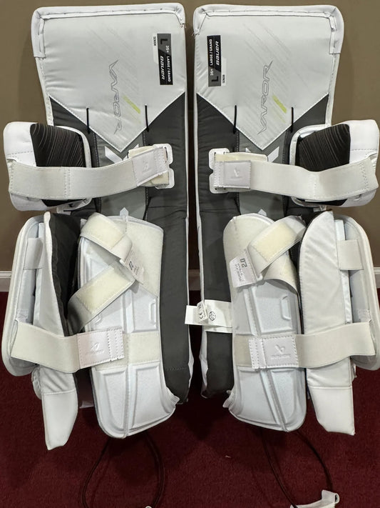 New Bauer Hyperlite 2 Leg Pads Size Large 35+